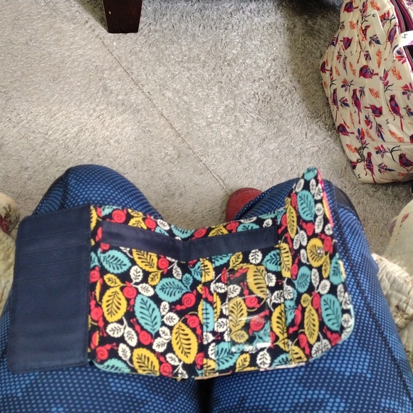 Vera Bradley wallet in Happy Snails - Picture 3 of 3
